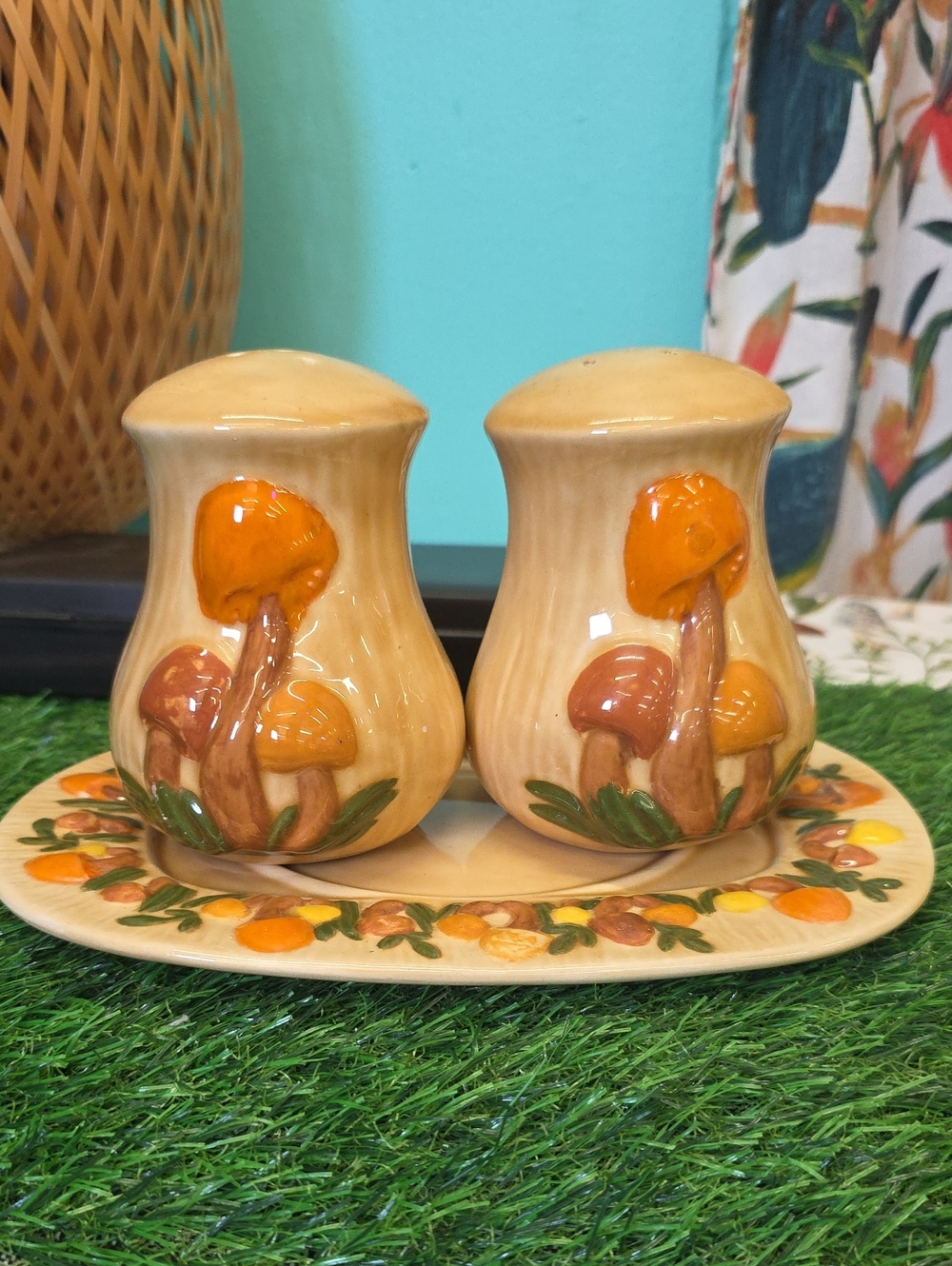 Vintage Hand-Painted Mushroom Ceramic Salt and Pepper Set in Beige and Orange